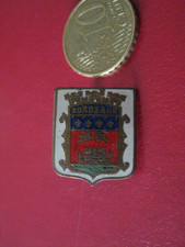 BROCHE BADGE EMAILLE " BORDEAUX "   BLASON  ECUSSON