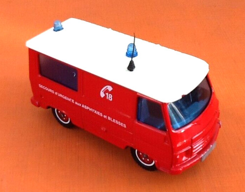 Voiture miniature peugeot - voiture, j9