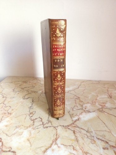 Livre homme masque de - au,