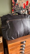sac XL de  voyage en cuir d' agneau noir souple ARTHUR et ASTON