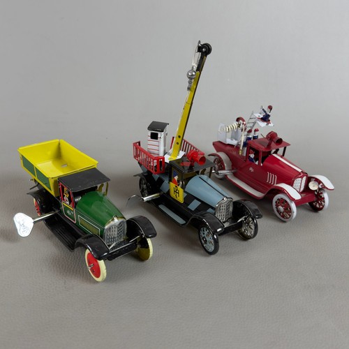 Lot jouets tôle véhicules - lot, en