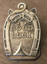 PINCE À COURRIER FORME FER A