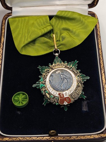 Médaille col ordre - du, du