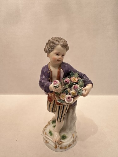 Meissen boy holding basket - boy, of