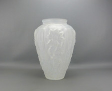 Magnifique grand vase en verre dépoli de style art déco, signé MADE IN FRANCE.