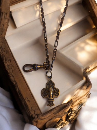 Collier religieux ancien