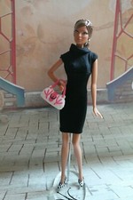 BARBIE HERVE LEGER  relookée petite robe noire OOAK   port gratuit pour la Franc