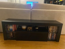 Meuble TV noir morderne avec placard