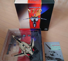 Figurine Macross Plus YF-19