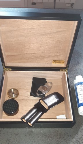 Coffret - , à
