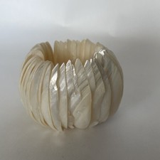 Bracelet extensible en nacre