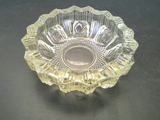 CENDRIER EN VERRE LEGEREMENT JAUNE STYLE ART DECO