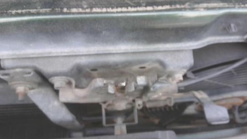 Fermeture capot nissan - fermeture,