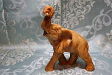 éléphant en résine, couleur