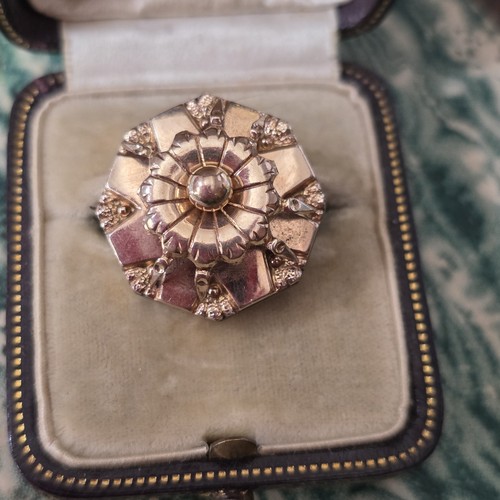 Broche ancienne octogonale