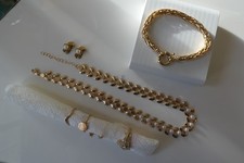 2 BOUCLES D'OREILLES, 1