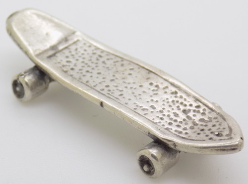 Skateboard miniature argent - skateboard,