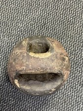 Ancienne boule de bowling en bois