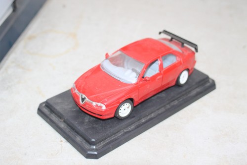 Alfa romeo 156 rouge bburago - 156,