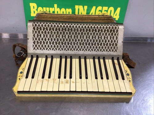 Vintage carmen accordion piano - accordion,