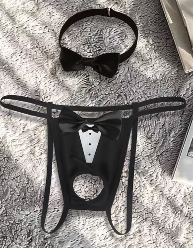 Ensemble string harnais - string, fesse