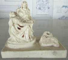 Petite statuette en résine sur socle marquée Ricordo-di-Firenze (Porte bougie)