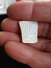 Pin's PINS le nôtre toque de chef cuisinier pâtissier 