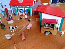 Lot de Bâtiments de ferme, véhicules," objets, personnages et animaux Quiralu "