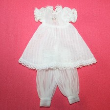 Robe blanche + panti pour