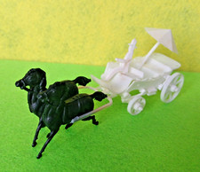 miniature - objet publicitaire bonux - la calèche, le cochet et ses chevaux