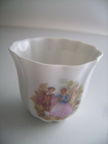 Petite tasse ancienne - , en