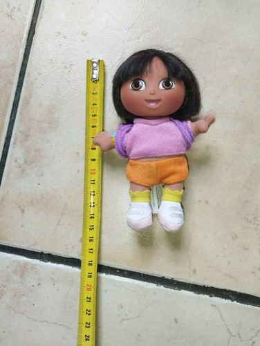 Petite poupée dora - petite,