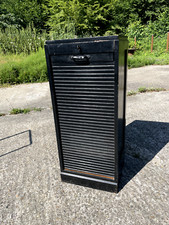 Petit Meuble Classeur à rideau en bon état Hauteur 99 cm