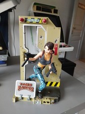 Figurine  Eidos Tomb Raider Lara Croft Area 51 Statue Alien Avec Armes ...