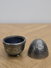 coussin à épingles  miniature en forme d'œuf en étain de style victorien