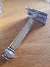 Ancien rasoir mécanique (