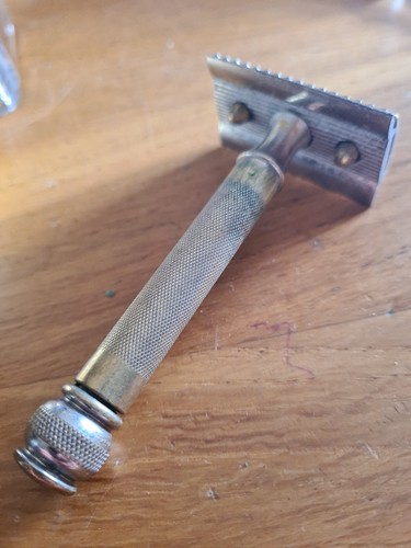 Ancien rasoir mécanique - , (