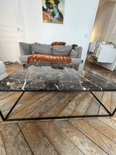 table basse en marbre ambré "Mahaut" de chez Ampm