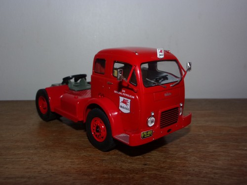 Semi remorque white 3000 - 1/43,