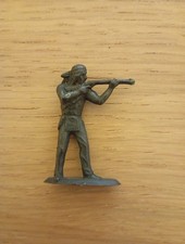 Vintage FIGURINE METAL Indien à La Carabine  KINDER SURPRISE 1.5”