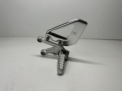 Platine repose pied gauche - platine,