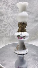Jolie mini lampe à pétrole en porcelaine