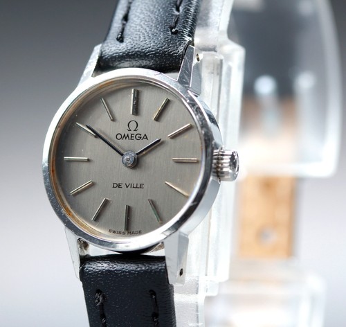Montre manuelle femme vintage