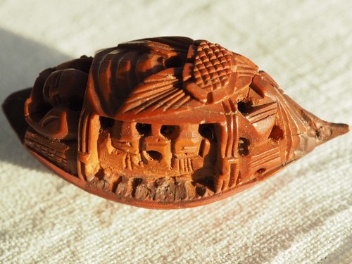 Noix sculptee antique chinese - noix,