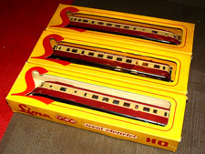 LIMA HO - Rame RGP de la S.N.C.F. - en B.O. - alim. 12v - loco équipée 3 rails