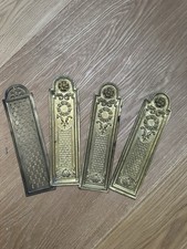 Lot 4 anciennes plaques de propreté de porte bronze ou laiton