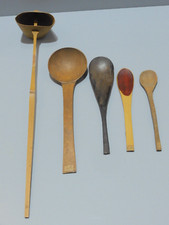 - 5 BELLES ANCIENNES CUILLERE BOIS Origine ASIE PAYS à définir COLLECTION  D