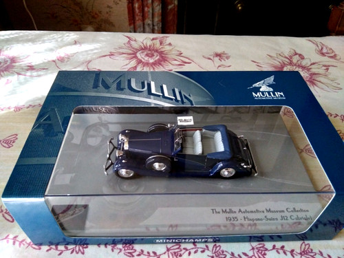 Voiture résine 43 - voiture,
