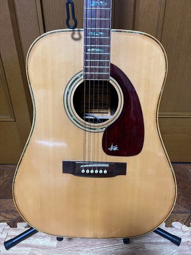 Guitare acoustique vintage