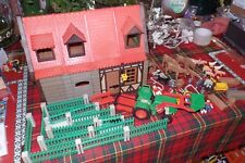 Playmobil,  Ferme ref 3556 , de l'année 1982 - avec 3500  ; 3440, 3442, 3455